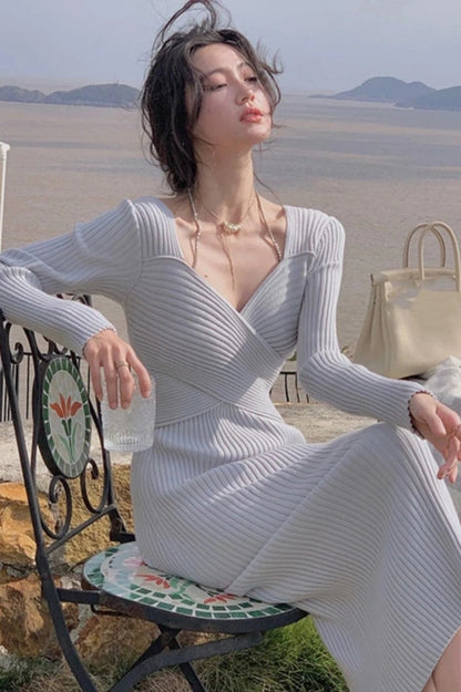 Elegant Long Sleeve V-Neck Maxi Dress