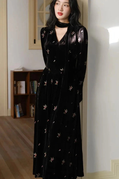 Elegant Velvet V-neck Maxi Dress