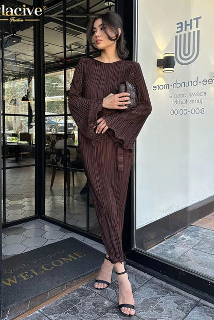 Pleated O-Neck Long Sleeve Maxi Dress