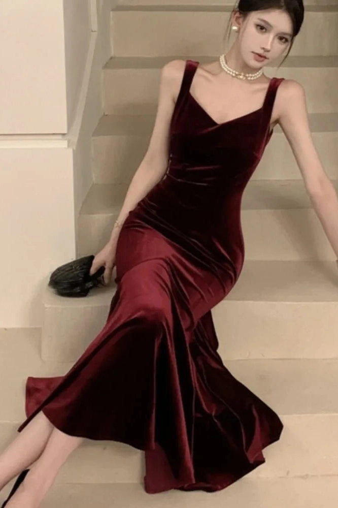 Elegant Velvet Spaghetti Strap Maxi Dress