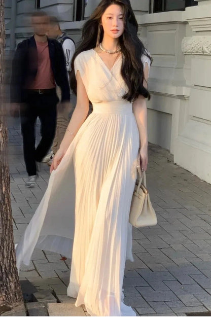 Elegant V-Neck Sleeveless Maxi Dress