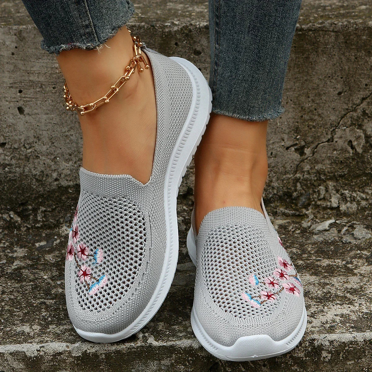 Gominglo -  Knitted Embroidered Flats